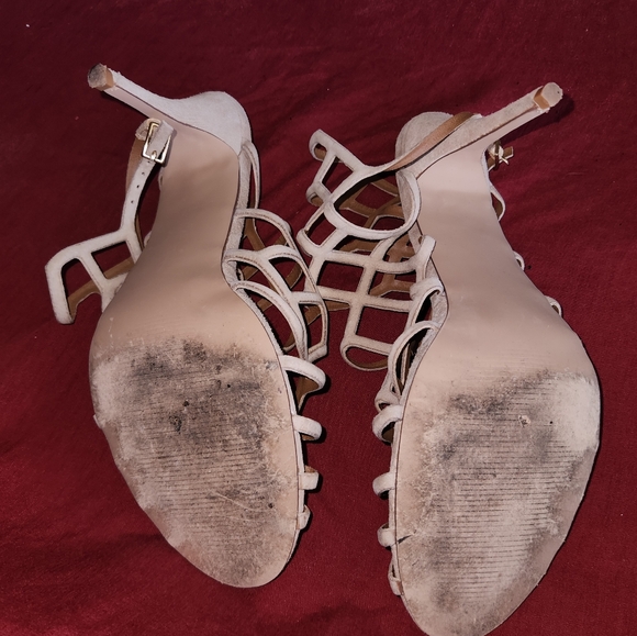 Sand colored high healed sandle - Picture 4 of 5